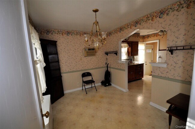 Photo - 415 Lowell Ave