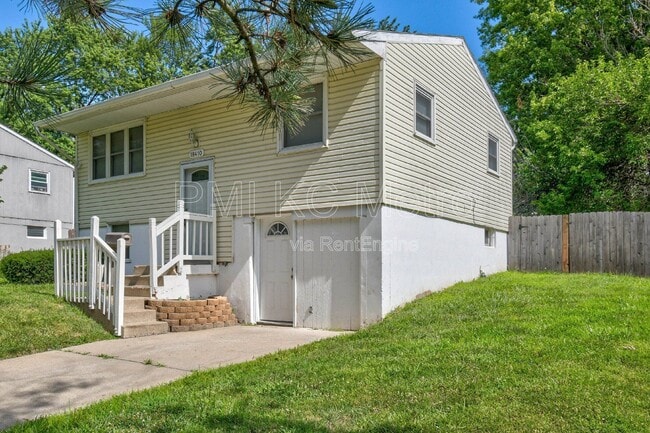 Photo - 18410 Shoshone Dr