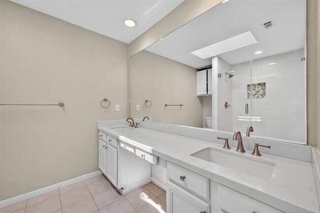 Photo - 12625 Memorial Dr Unidad 17