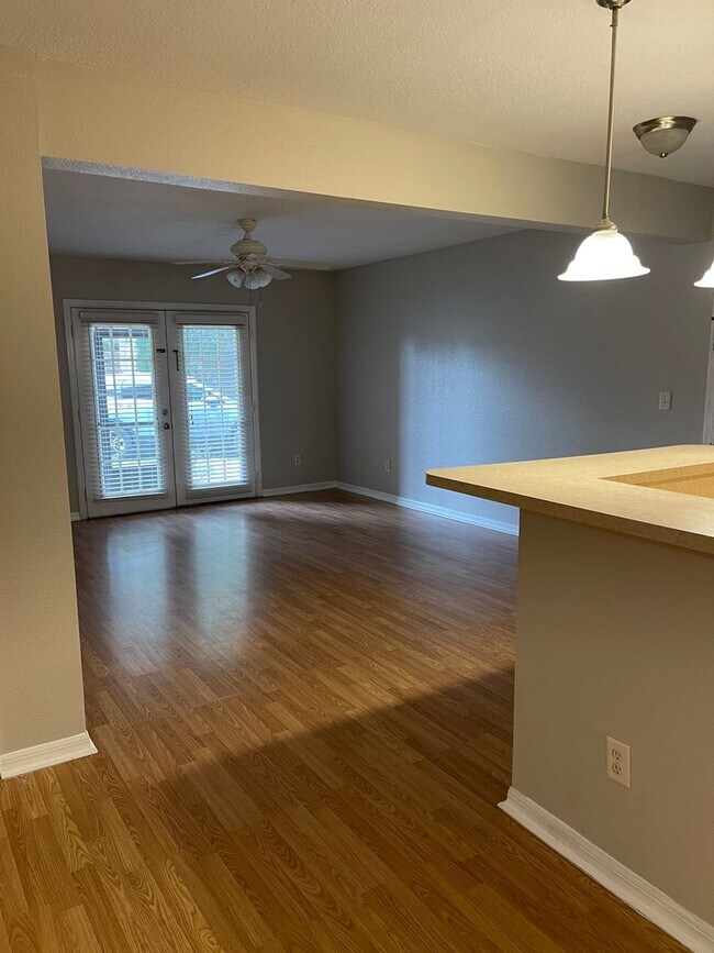 Building Photo - 2 bedroom 2 bathroom condo in Altamonte Sp...