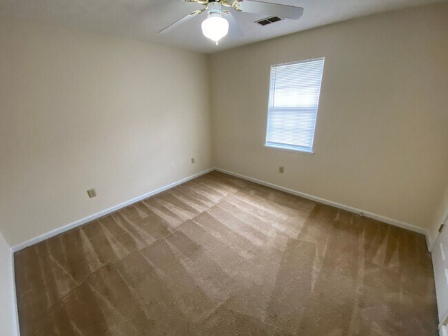 Photo - PRE-LEASING FOR AUGUST 2026!