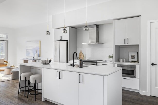 Building Photo - WYE Flats