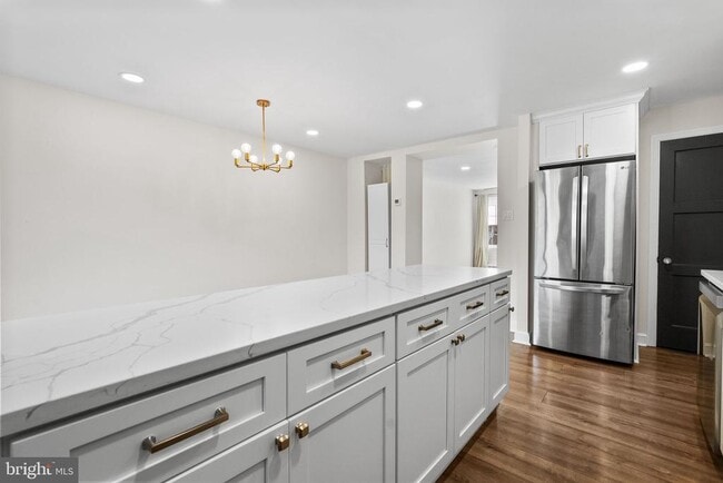 Photo - 720 Shaw Ave