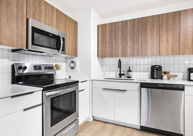 Photo - 1250 N La Salle Dr Unit 1008