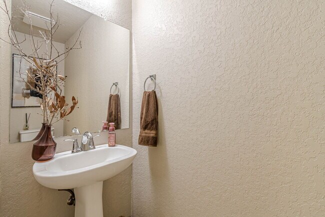 Photo - 4411 Southton Way