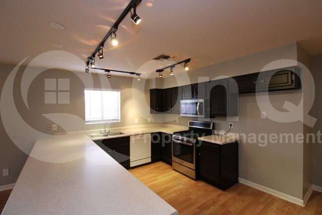 Building Photo - 8845 N 4th St Rental