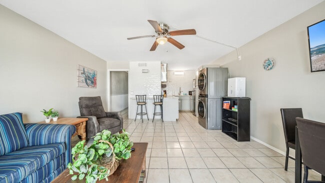 Photo - 8743 Thomas Dr Unidad ID1056237P