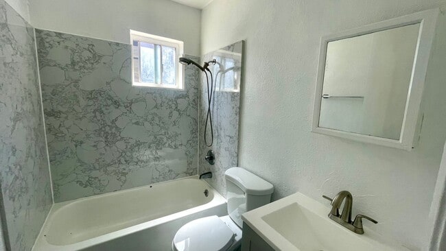 Photo - 2343 Market St Unidad 2339 Market