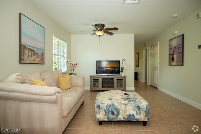 Building Photo - 2247 Pineland St Rental