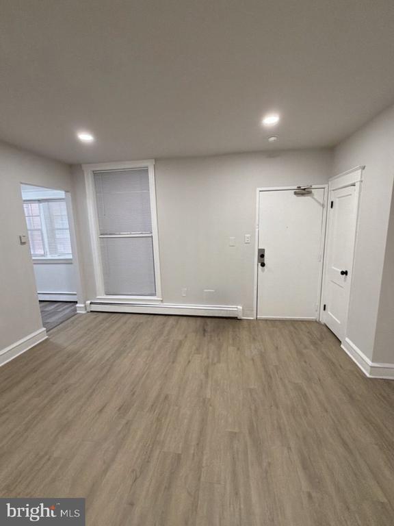 Building Photo - 7092 Forrest Ave Unit 103