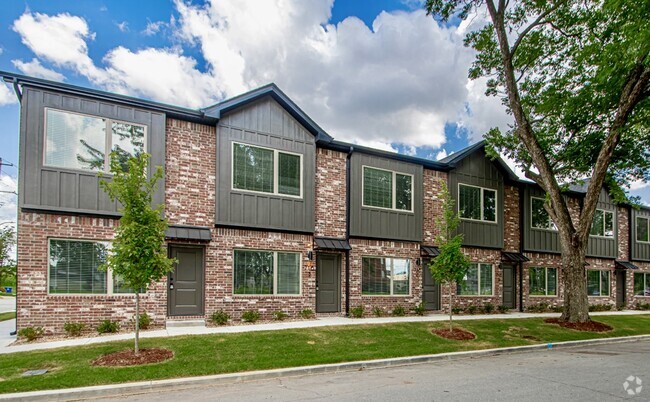 Building Photo - 716 N Olive St Rental