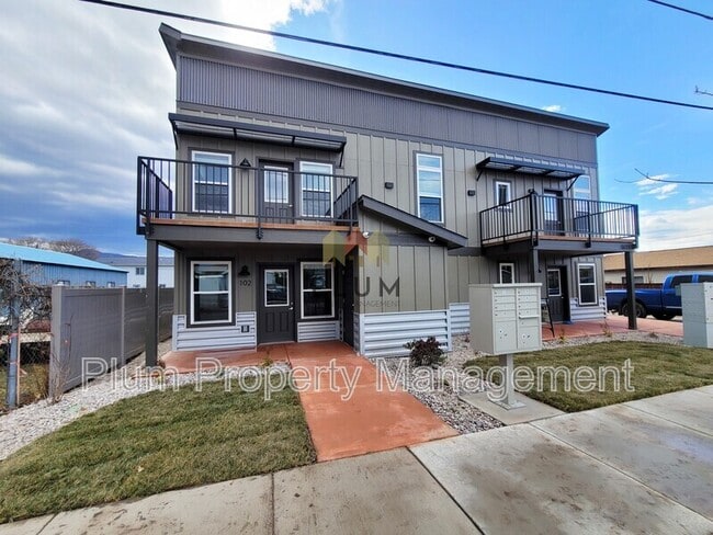 Building Photo - 1611 Montana St Unit #201