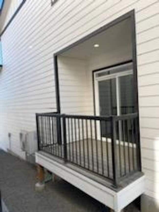 Photo - Modern design 3 bed, 2.5 bath duplex Available July 10th! Unit 1007 Greenfield Drive