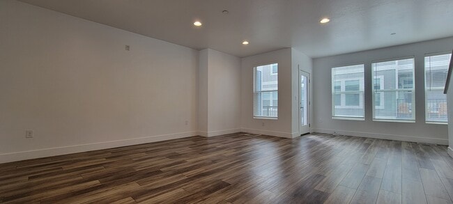 Photo - 3843 Mossmorran Ln