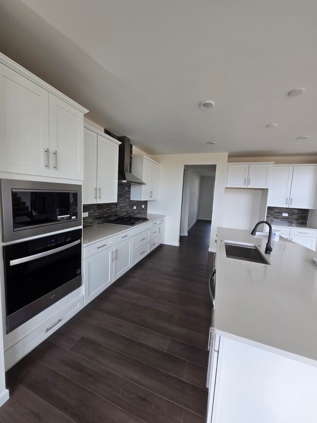 Photo - 1979 Norwich Ln