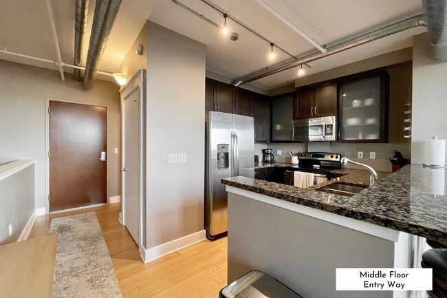 Photo - 600 Broadway Ave NW Unidad 612