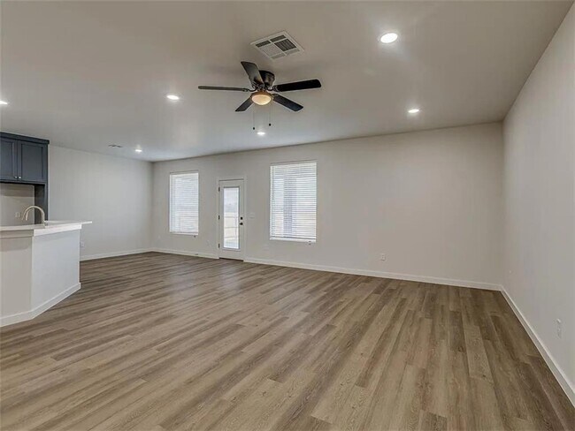 Photo - 8305 NW 163rd Ter