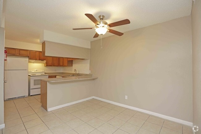 3BR,2BA - 1170SF - DINING ROOM - River Run Apartments