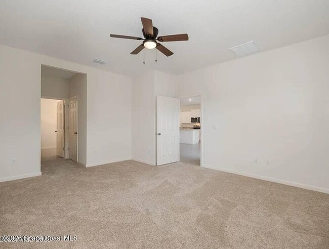 Photo - 463 Old Country Rd S E