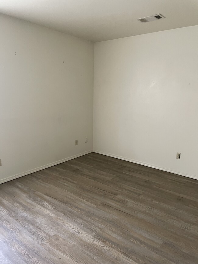 Photo - 904 W Oklahoma Ave