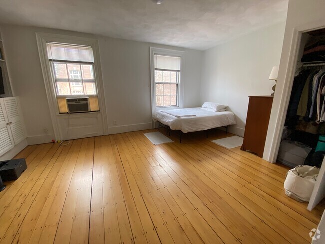 Building Photo - 27 S Russell St Unit 3 Rental