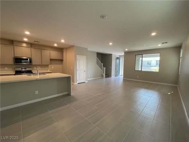 Photo - 490 Fairview Hills St