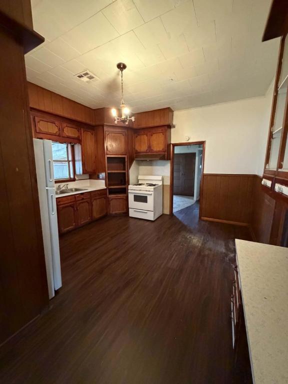 Photo - 803 E 3rd St