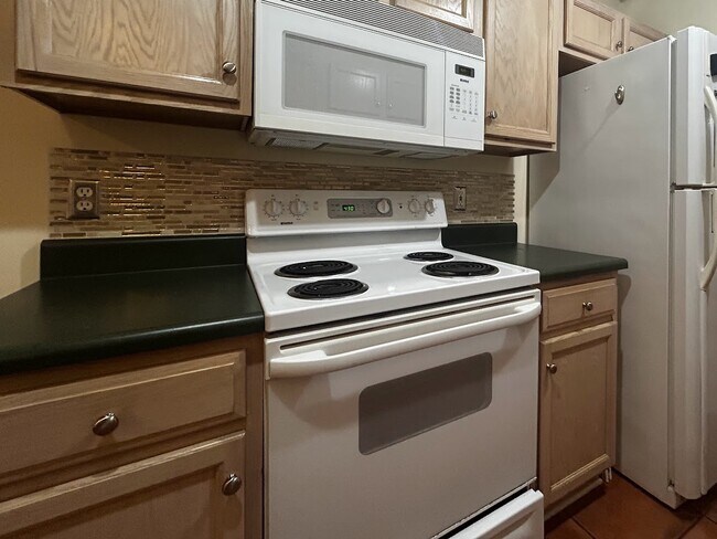 Photo - 2142 Delta Way