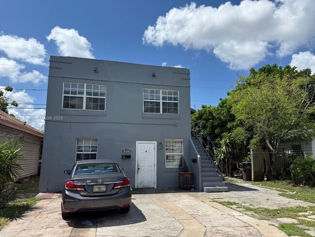 Building Photo - 632 42nd St Unit B Rental