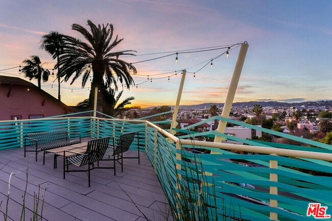 Photo - 906 Hyperion Ave Unit 1