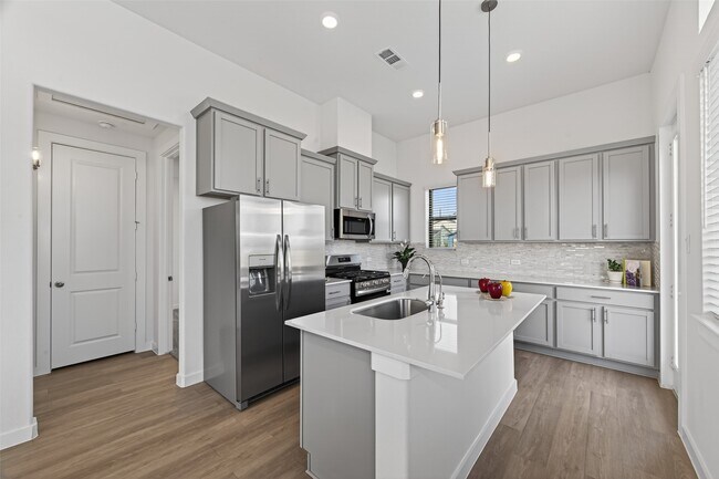 Photo - 1213 Mercantile St