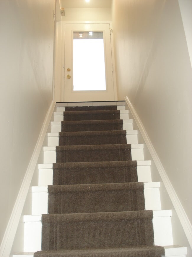 Entrée privée sécurisée - 31 Greenwood Cres