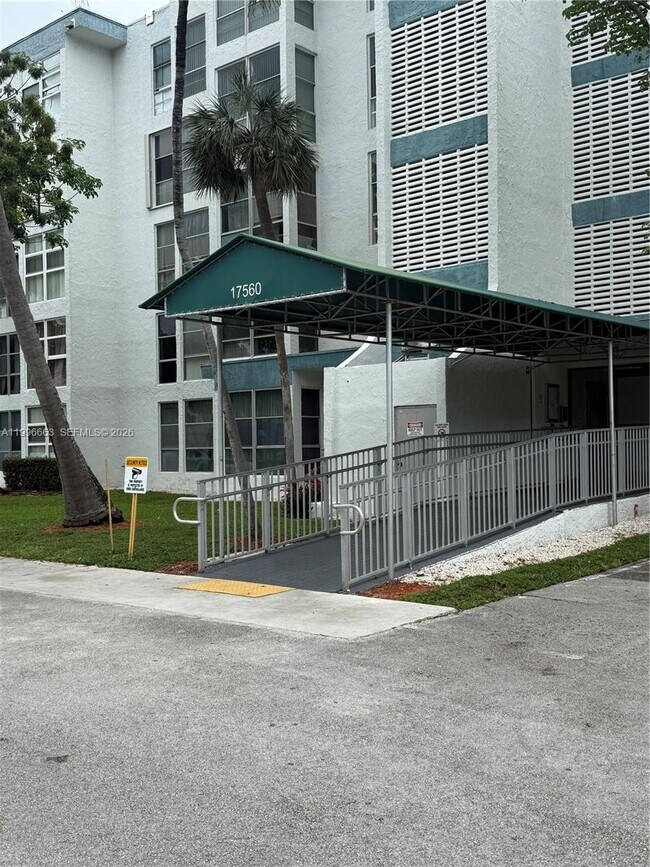 Photo - 17560 Atlantic Blvd Unit 302