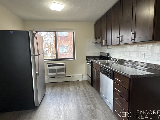 Building Photo - 9 Chester St Unit 37