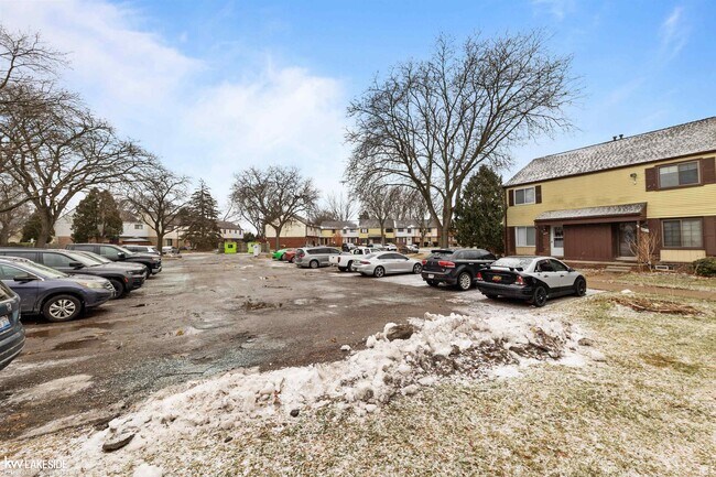 Photo - 8439 Hickory Dr