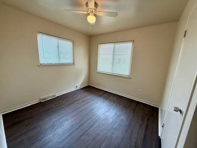 Photo - Totally Updated 2-Bedroom, 1-Bathroom Townhouse for Lease – Inkster