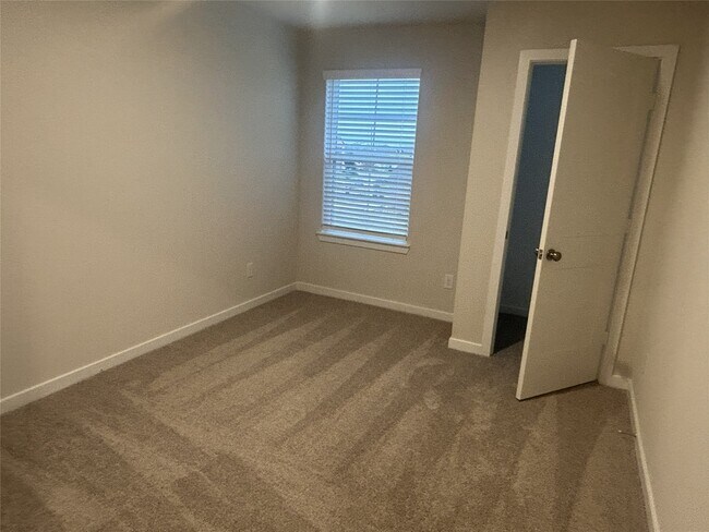 Photo - 32935 Turning Springs Dr