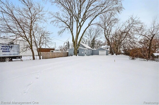 Photo - 20801 Elroy Ave
