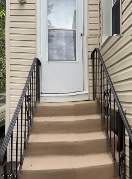 Photo - 1112 Monmouth Ave