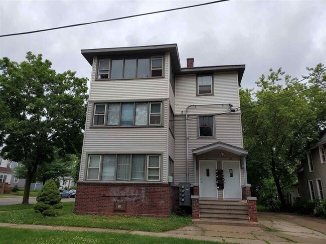 Photo - 930 Emerald St Unidad 3A Rental
