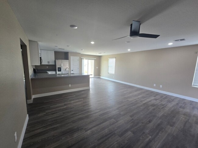 Photo - 3 Bedroom 2 Bathroom WICKENBURG COUNTRY CL... House