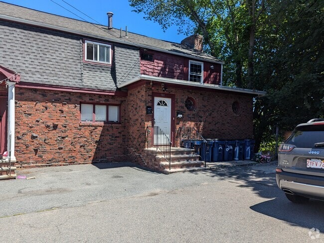 Building Photo - 581 Proctor Ave Unit #3 Rental