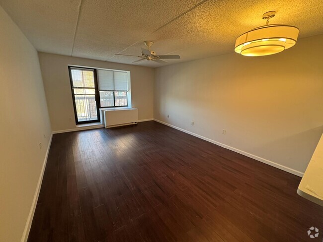 Building Photo - 50 Columbus Ave Unit 614 Rental