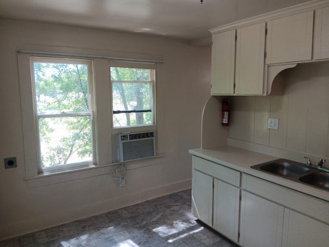 Photo - 112 E Nelson St