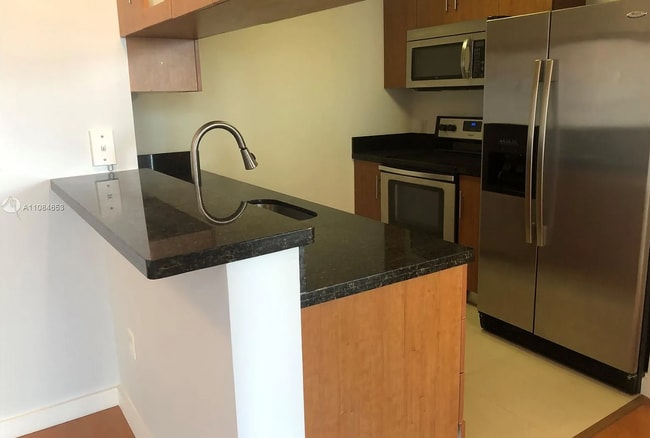 Building Photo - 601 NE 23rd St Unit 801 Rental