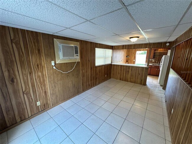 Photo - 2002 20th St W