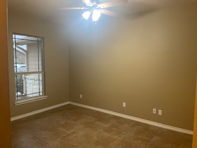 Photo - 1106 Pine Hollow Ln