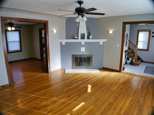 Photo - 9837 Minnick Ave