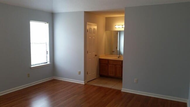 Photo - 5428 Gardendale St