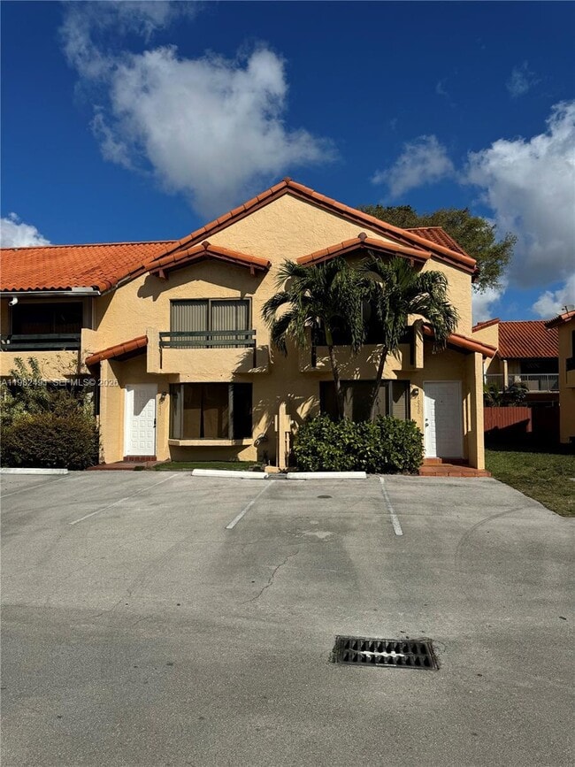 Building Photo - 10220 SW 77th Ct